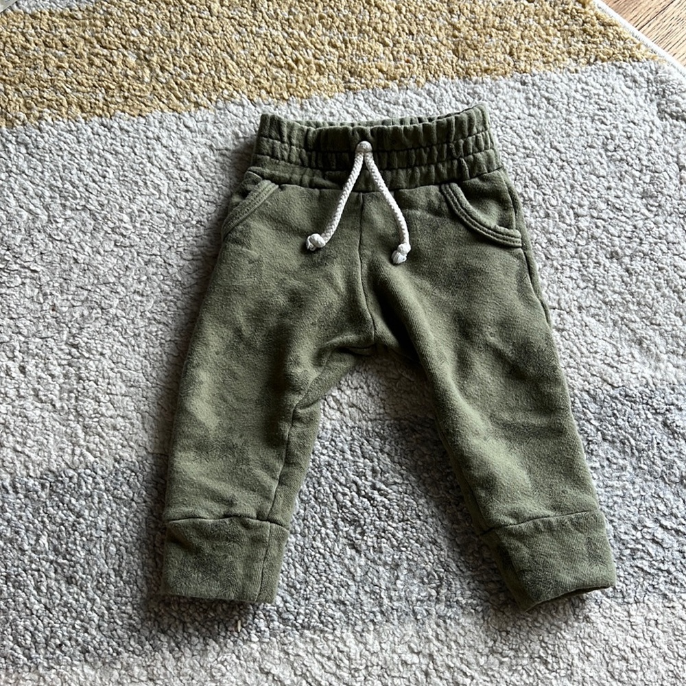 Childhoods sweats 12-18m